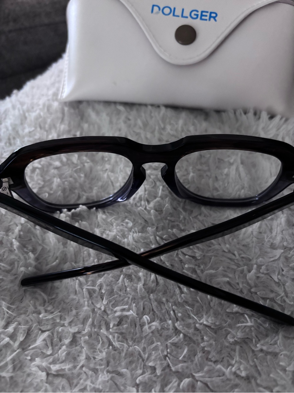 Dollger Round Black Tortoiseshell Eyeglasses with White Case - Picture 3 of 6